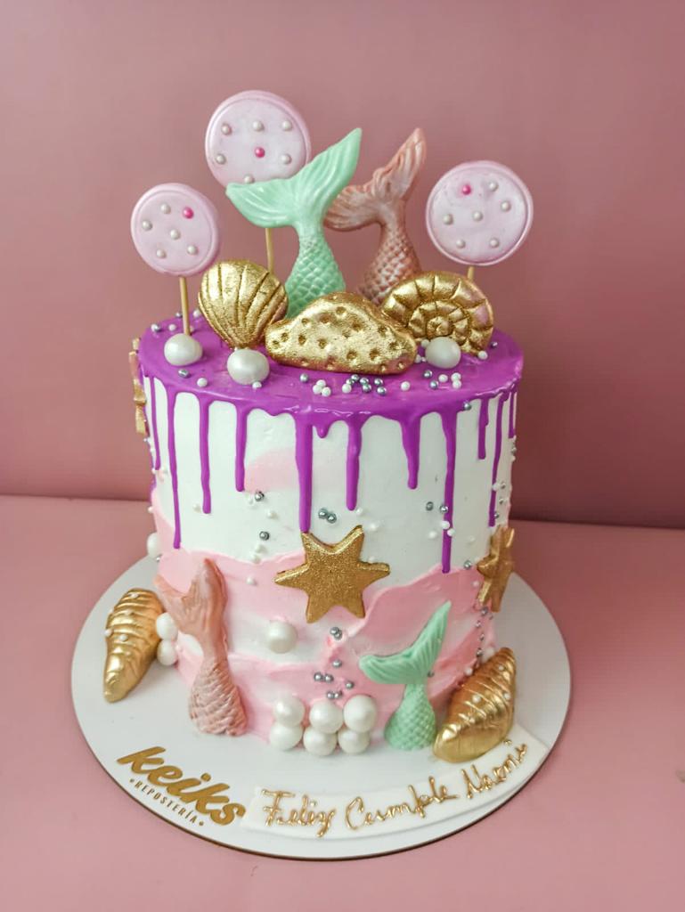 Bolo em chantilly topper maquiagem  Tortas de quinceañeras, Tortas  hermosas, Tortas